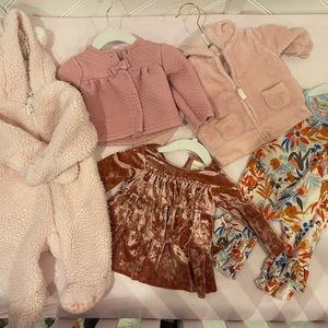 Lot of baby girls 0-3 month clothes